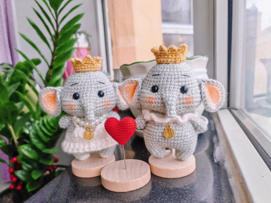 Hand-crocheted elephant doll | Available as a single or as a couple | Can be used as an ornament or keychain